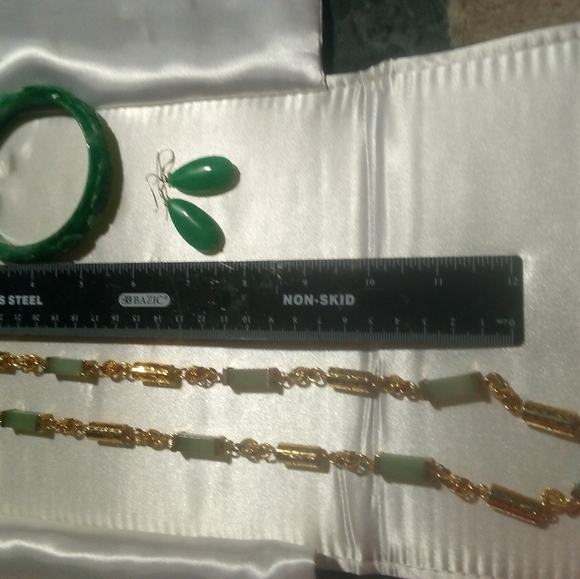 Green Jade Pendant Drop earringsBangle Necklace